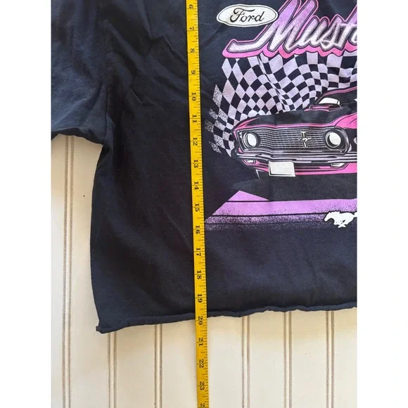 Ford Mustang 1969 Graphic Cropped T-Shirt Black Pink XL Boxy Raw Hem Tee - Picture 5 of 5